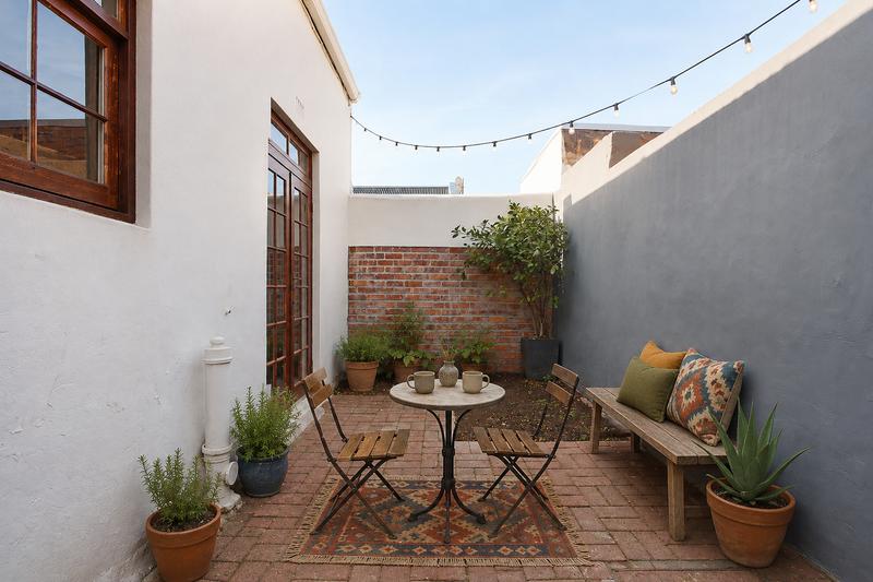 2 Bedroom Property for Sale in Woodstock Western Cape